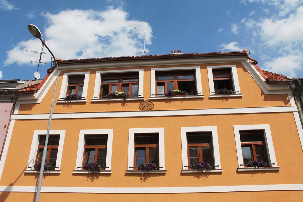 Apartments & Suites Zluta Hruska Plzen Bagian luar foto