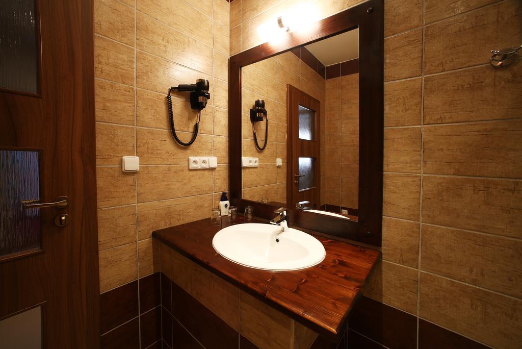 Apartments & Suites Zluta Hruska Plzen Bagian luar foto