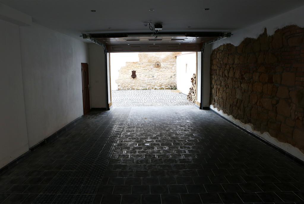 Apartments & Suites Zluta Hruska Plzen Bagian luar foto