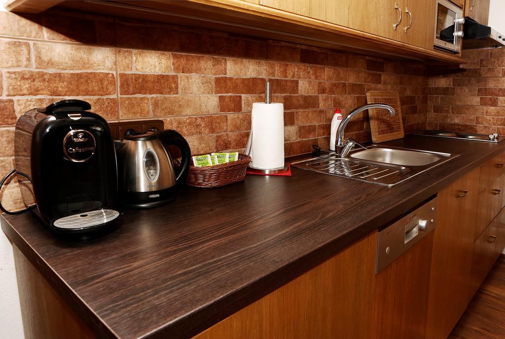 Apartments & Suites Zluta Hruska Plzen Bagian luar foto