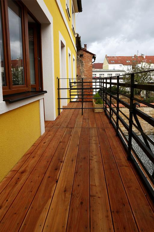 Apartments & Suites Zluta Hruska Plzen Bagian luar foto